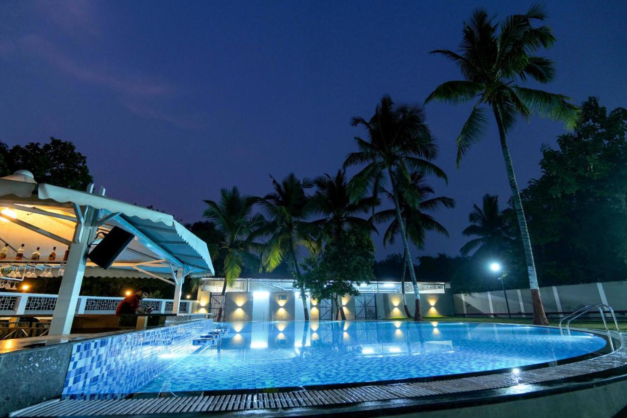 Gold Beach Villa Daman Ngoại thất bức ảnh