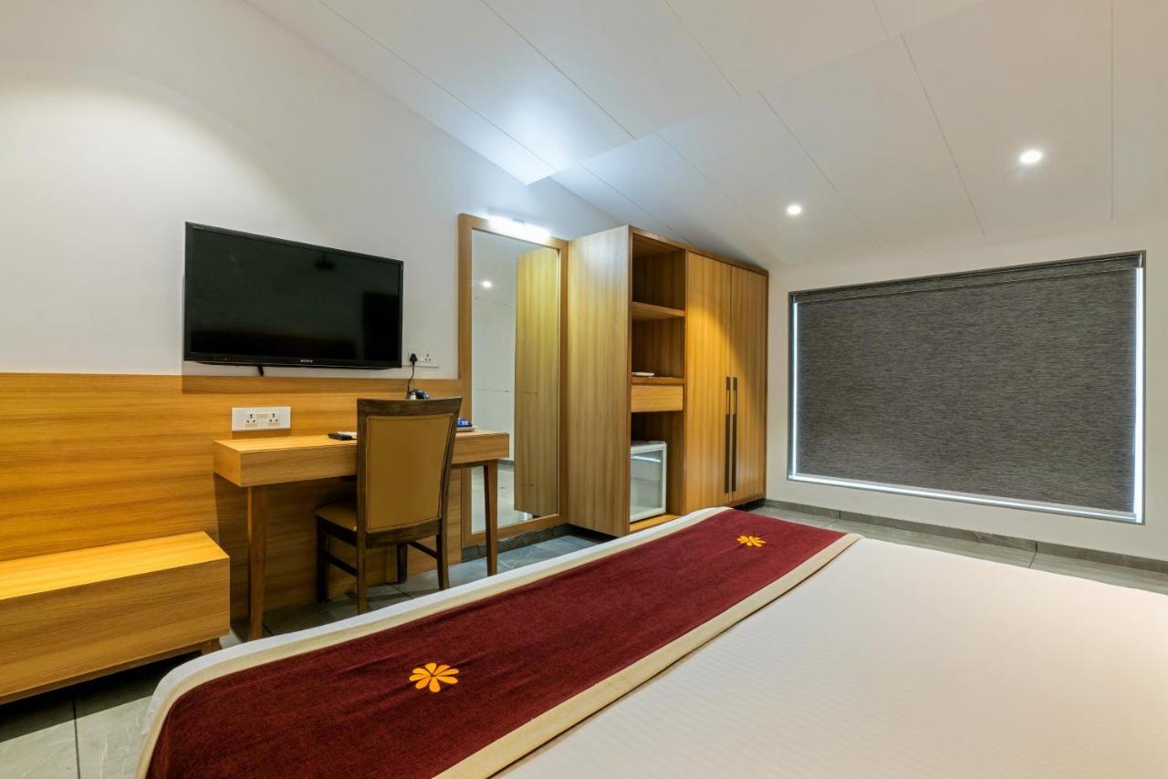 Gold Beach Villa Daman Ngoại thất bức ảnh